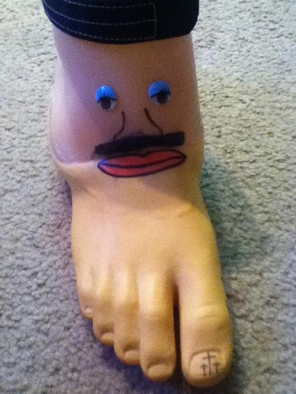 AmputeeProblems's tweet image. Lets see those custom prosthetics!! #ProstheticSwag