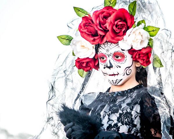 JoGiMedia's tweet photo. Another pic from the festival of the dead. http://t.co/ssWMxV5rC5