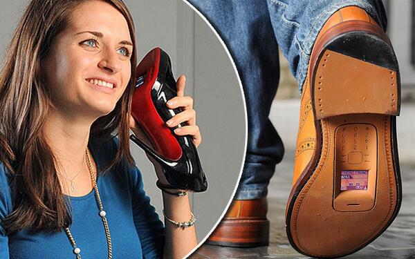 TeleTeleventas's tweet image. Después de propuesta x @petrogustavo se lanza al mercado un NUEVO CELULAR muy funcional para las calle de la capital