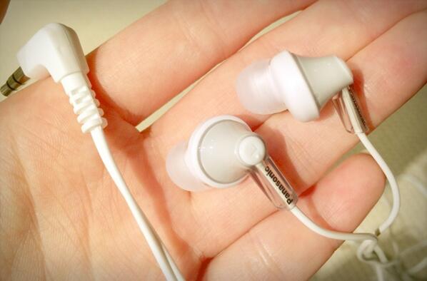 宮島咲良 ぼっち戦隊ミヤジマン A Twitter ファミマで売ってる980円のくせにとても音の良いお気に入りのイヤホンを なくした 多分なくした 別のものを持って来たけど やっぱりあれがいいから再び購入 パナソニック Http T Co Imlr6nboic