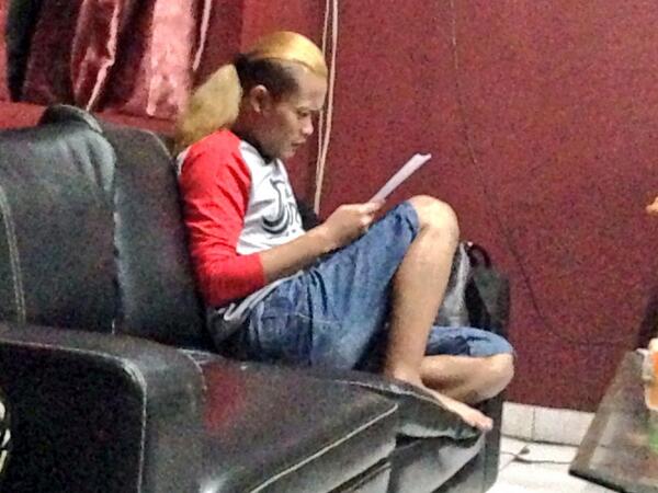 Toly34's tweet photo. Saking serius'nya apakah masih sadar om sule om? RT @partopatrio: Serius http://t.co/3QfoOgy35y