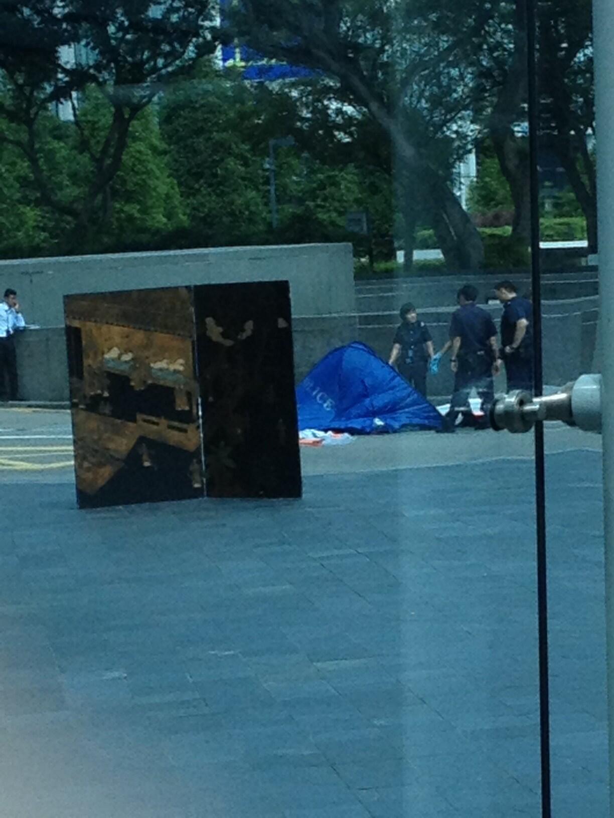 BXud9ZCCYAANG8e.jpg:large