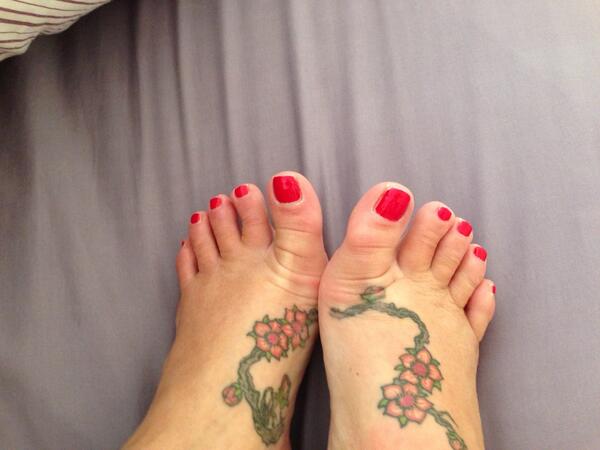 HarrietsHeels's tweet photo. Morning toes ... http://t.co/cWtMG8hMVR