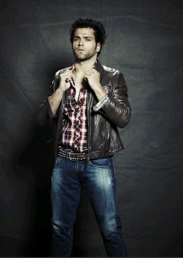 RithvikRDFans's tweet photo. We love @rithvik_RD's new DP! http://t.co/iJWirWbhma