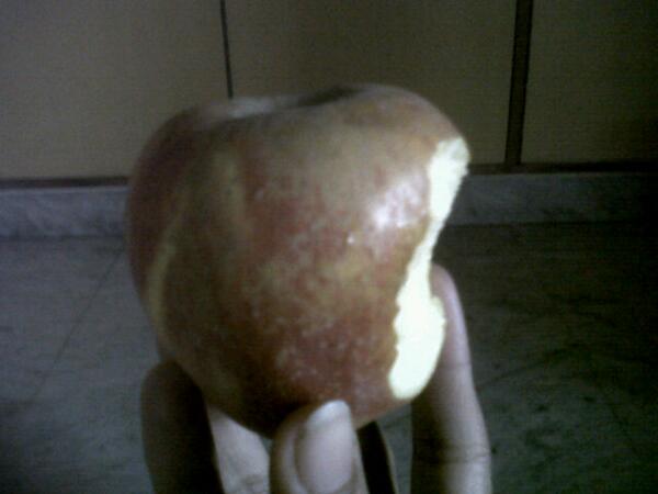 maniguptamehra's tweet image. @ITCJohnPlayers #Swap2Win steve job&apos;s half eaten apple