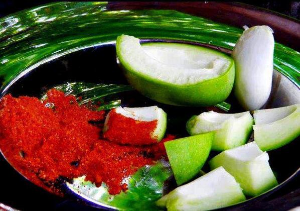 lagakali_fj's tweet image. just thought i'd share a photo from fb!! #Kusima #Yum #GreenMangoesSaltVinegar