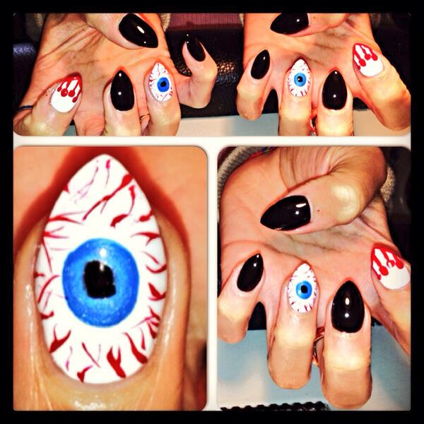 missmadam2012's tweet photo. Halloween Nails #missmadam #nails #Halloween #eyeball http://t.co/wfRUaoX9K2
