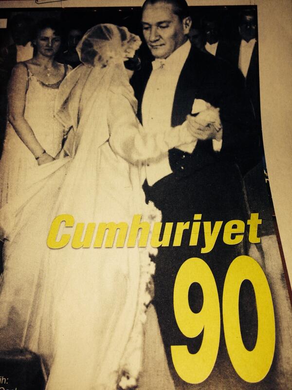 incisuvural's tweet photo. 29 ekim CUmhuriyetin anlamını  paylaşalım hissedelim🎈🎈 http://t.co/UfmzHAhTNf
