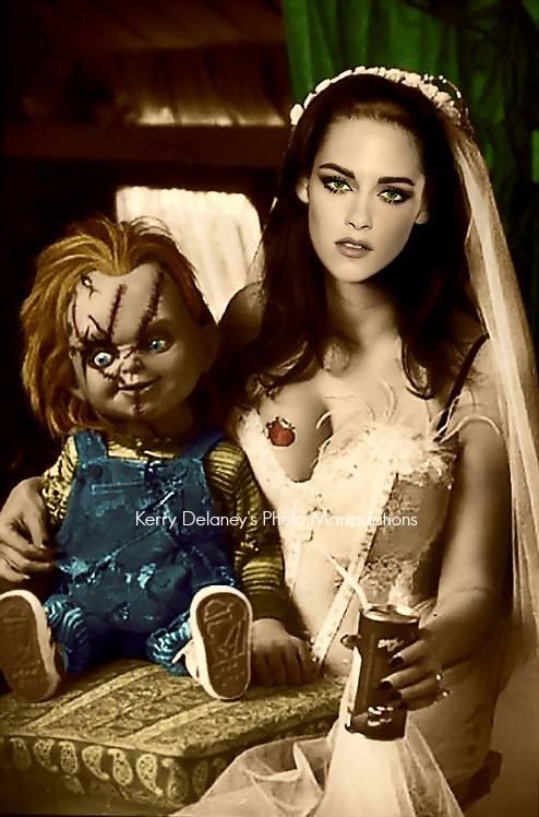 EdwardsJournal1's tweet image. When Bella met Chucky #edwardsjournal #halloween