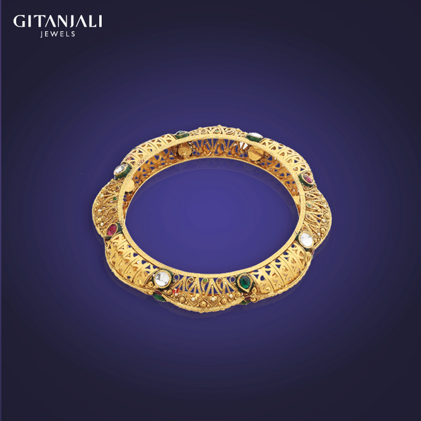 Perfect for this festive season, this glimmering Kada is a true charmer, isn’t it? Click: bit.ly/1dPC6j7