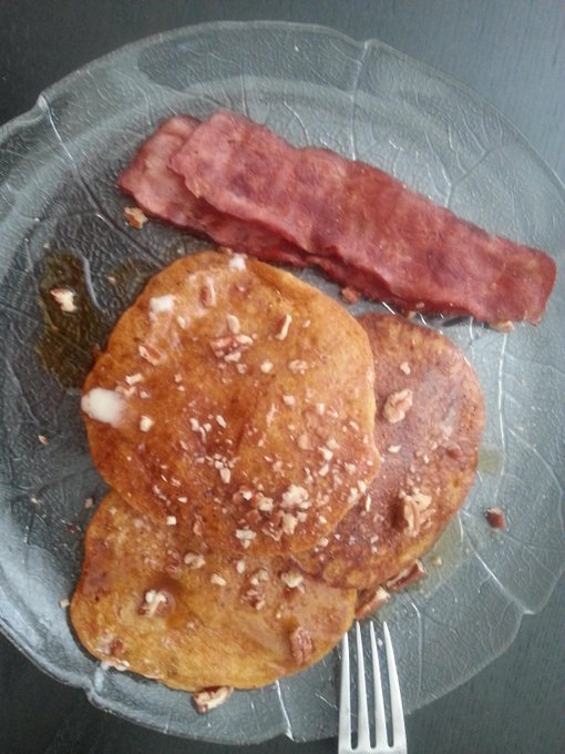 #glutenfree #pumpkin #pancakes ;) http://t.co/0Qof1C3rHj<a href="/tag/glutenfree"class="tags">#glutenfree</a><a href="/tag/pumpkin"class="tags">#pumpkin</a><a href="/tag/pancakes"class="tags">#pancakes</a>