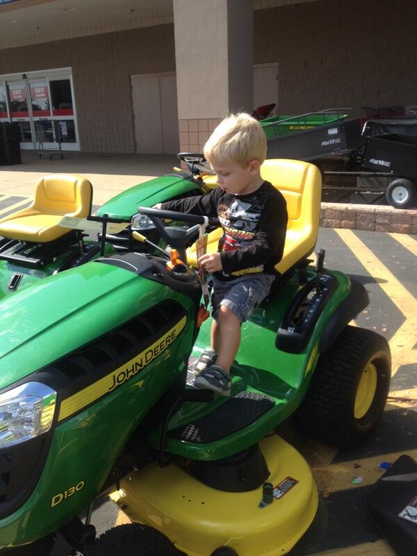 AmyBogue's tweet photo. #lowes, my son loves your store so much! He has been begging me daily to go :) http://t.co/0hKANDV6Xq