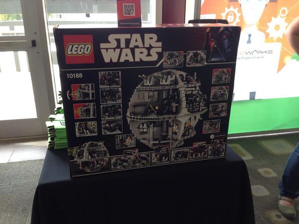 ComcastBizNickT's tweet photo. Now THAT is a giveaway! @comcastbusiness #SpiceWorld2013 http://t.co/sEiOby1uRH