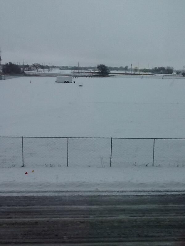 morganhope95's tweet image. Snow in South Dakota isn't as pretty as it is in Wyoming... #missingmountains #tooflat