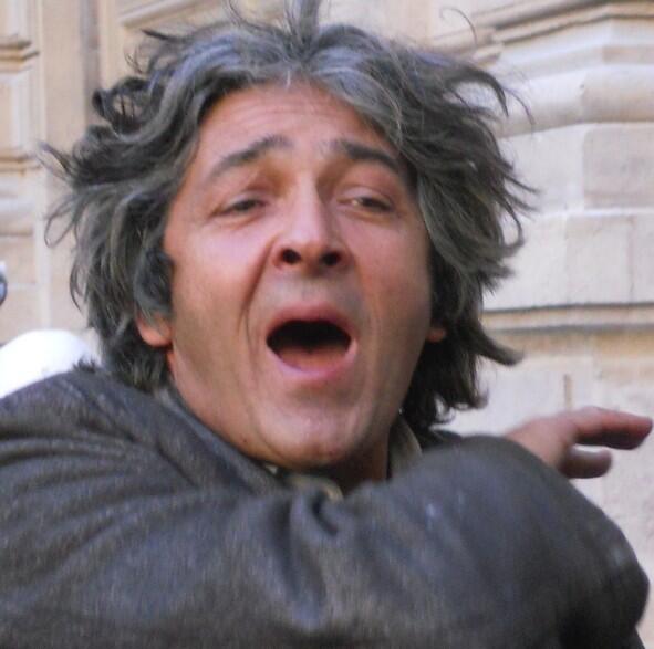 degioanni's tweet photo. J'aime beaucoup ce portrait halluciné de #Ricciotti que je pris au Pavillon des arts de l'Islam... #autosatisfaction http://t.co/ij2pjxk6kX