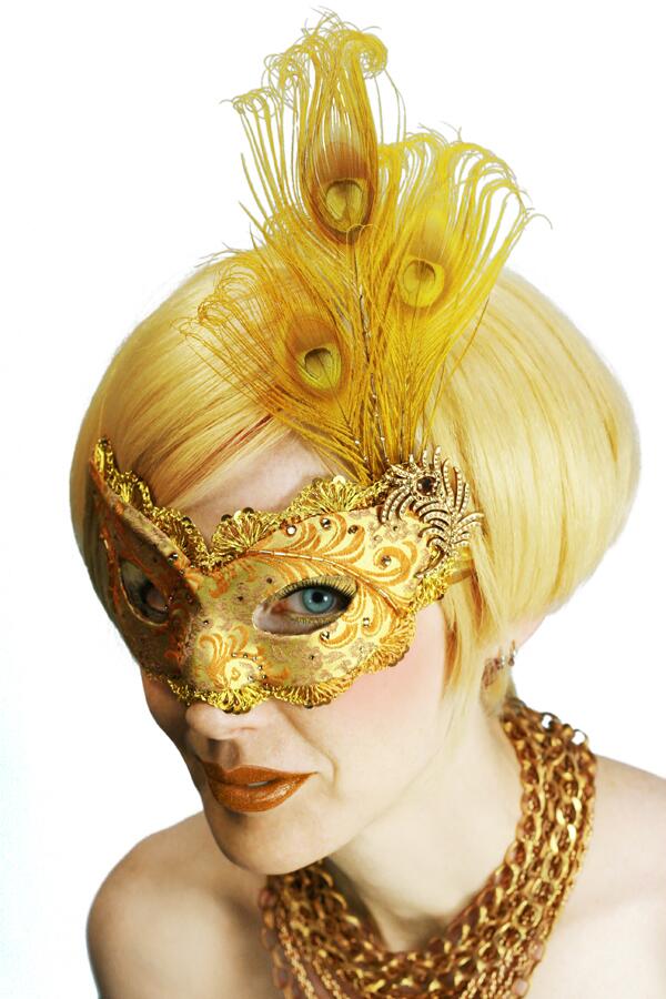 peacockblue's tweet photo. A new addition to our Mystique Mask series, the lovely golden Freyja! #peacocks http://t.co/0P2x6oSShl http://t.co/i4qhCoAD94