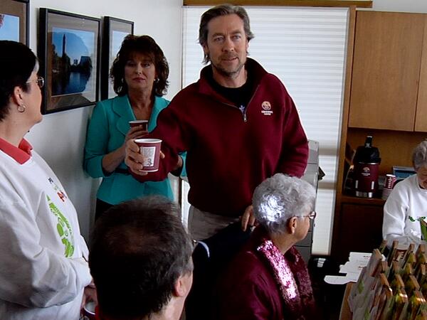 KHQLocalNews's tweet image. It's voting time for the Craven's Coffee delivery. Vote here: bit.ly/18yPCjE until 10/31 #spokane #cravens