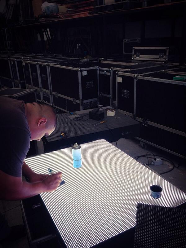 Proled_Gdl's tweet image. A darle mantenimiento a todos nuestros módulos #PantallaDeLeds #proled