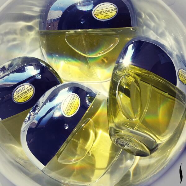 Sephora's tweet photo. Who’s up for apple bobbing? @DKNY #BeDeliciousSkin #Halloween http://t.co/Lh4zMJFlsf
