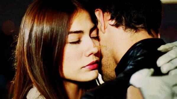 ''Bilseydim böyle olacağını, bırakırmıydım seni hiç. Sarılırdım hiç ayrılmayacakmışız gibi.''