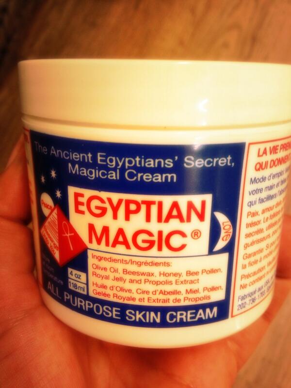 EmilyMake_up's tweet image. #makeupartist #kitessential