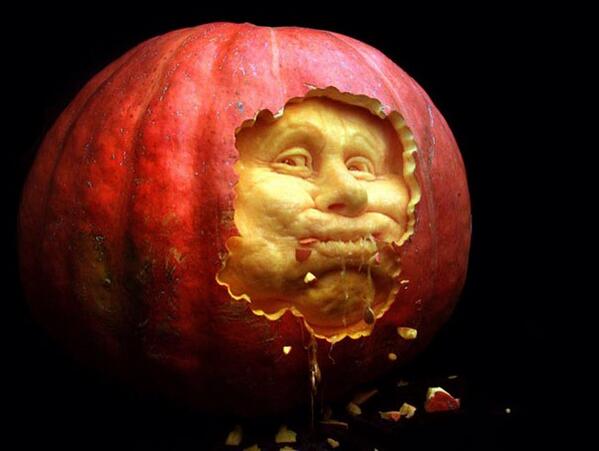 ChiveOnMiami's tweet photo. Mouth full of seeds #carvethatpumpkin http://t.co/I9FSPCSBwU