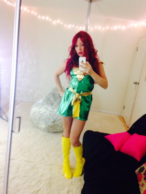 So... How do you like me as Jean Grey? http://t.co/drgKx4D61O<a href="/tag/mvsales"class="tags"><span>#mvsales</span></a>