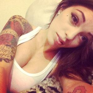 CamsLiveGirls's tweet photo. Meet ZeeAshleyDoll, live on her cam right now: http://t.co/sgbnabOnmf http://t.co/yRcoKQ9zkL