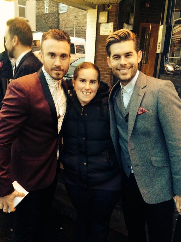 cripp1986's tweet image. @the_overtones Hey my footy boys.. Thanks so much for this pic &amp;amp; thanks Mark for taking it xx #InstagramEffect x