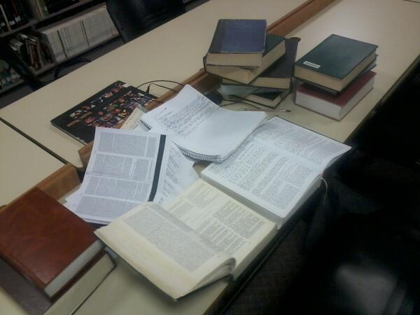 ValenciaSamuel's tweet photo. Haciendo la exégesis http://t.co/PnvRz8hT05