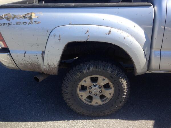 TylerSmalls89's tweet photo. Mud? Please rain damn it!!
#offroadproblems #liftedtruck http://t.co/w2H5P7cmMt