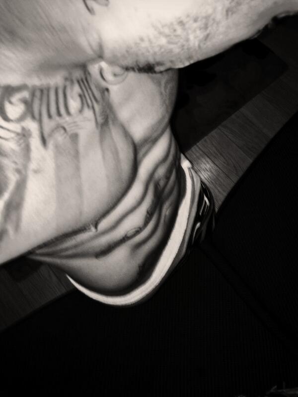 LAZ9548's tweet photo. Abs done #abs #diet #gym #boom http://t.co/FrV6OraBcp