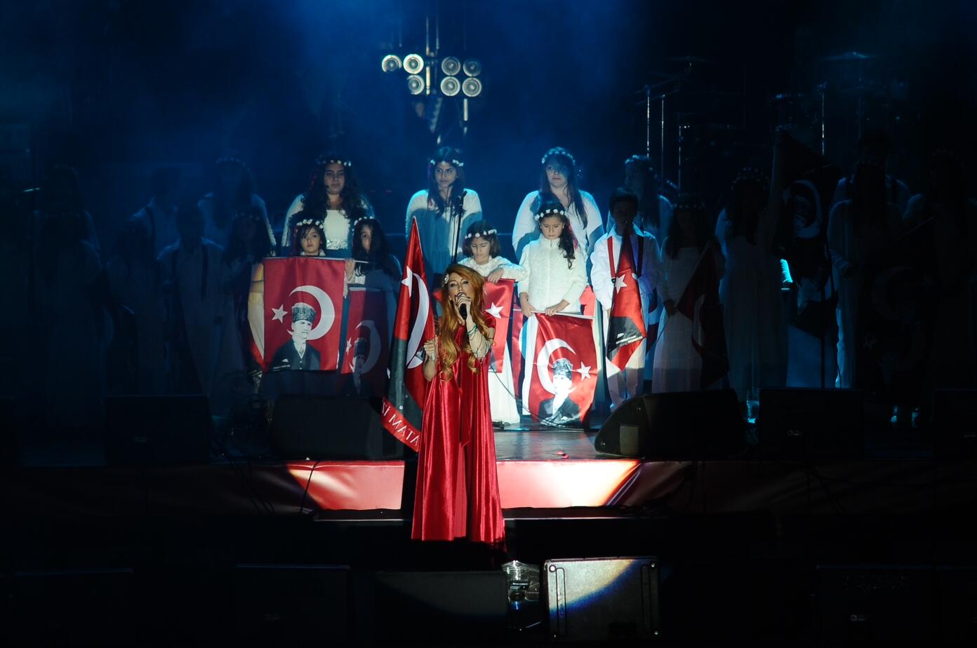 BXxUw2UCQAAtdDU.jpg:large