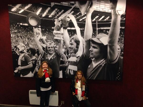 <a href="/petegreenhoff/">Pete Greenhoff</a> educating my girls!!