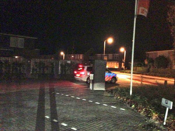 #busted tijdens het vlaggen vervangen <a href="/Velten_/">Velten</a> ! Goed bezig @PolitieRH #veeneslagen <a href="/BurgerwachtVSR/">BurgerwachtVSR</a> #stormschade