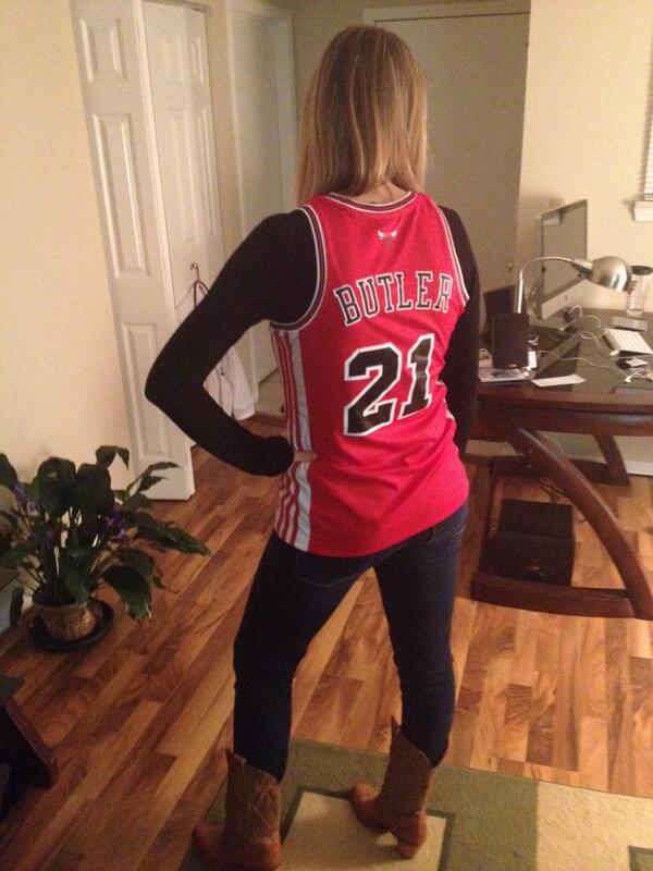 cmgregory6's tweet photo. I'm glad d rose is back but I'm watching jimmy tonight @mr_2eight1 #BullsNation http://t.co/NBRsYErAgl