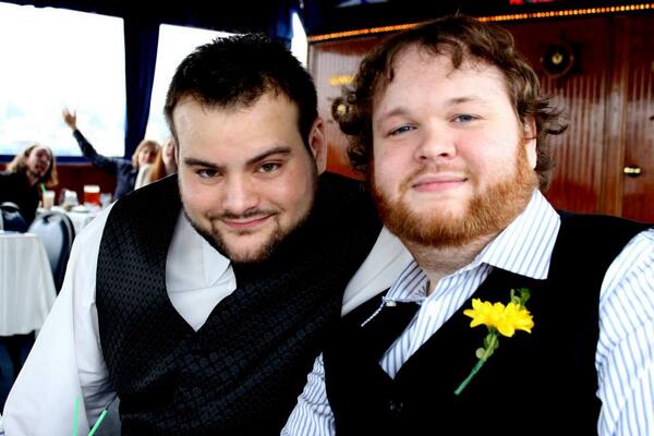 MrsKayos's tweet photo. Netizen is now married!!! Here is a picture of Robo and Netizen looking dapper at the wedding. @AvRGaming #civcraft http://t.co/AYNfMALCGM