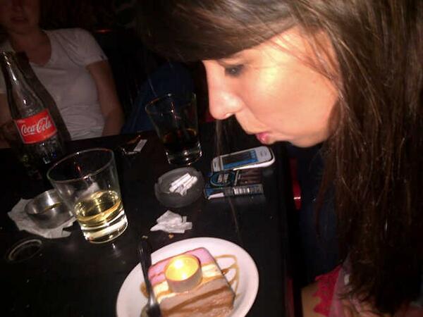 Q los cuuuuumpla feliz!! Q los cuuuumpla feliiiiz!! <a href="/lourdesrc02/">Lulu</a>