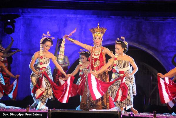 VisitJawaTengah's tweet image. Foto : #EventJateng Solo International Performing Art (SIPA) 2013 | Kota Surakarta | #VisitJateng2013 #Jateng