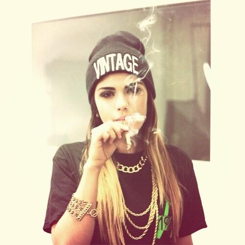 420Babes's tweet photo. Gotta love that Cush. http://t.co/NCy473w21v