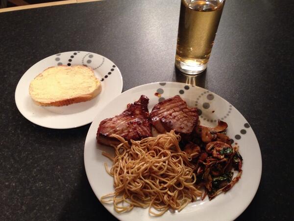 I will make a chef one day! Nom nom tuna steak 😃