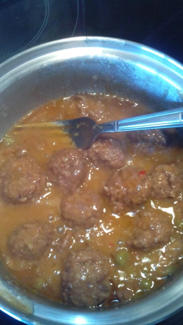 jorvade's tweet photo. #CádizTodoElAño "arbondigas del Carrefu" De cai cai http://t.co/zlDBQ03hYu