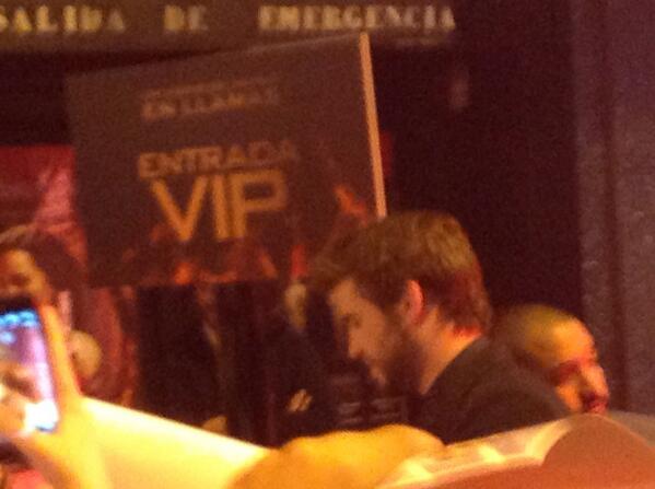 bastilleandr's tweet photo. Liammmm @LiamHemsworth love ya #CatchingFireMadrid http://t.co/ToCBawTNEv