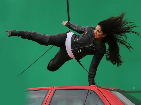 TinaAndLolo's tweet photo. #SunnyLeone Hurt in #TinaandLolo Action Shoot http://t.co/qRICBvjeEL #Bollywood http://t.co/PYm84OvVrT