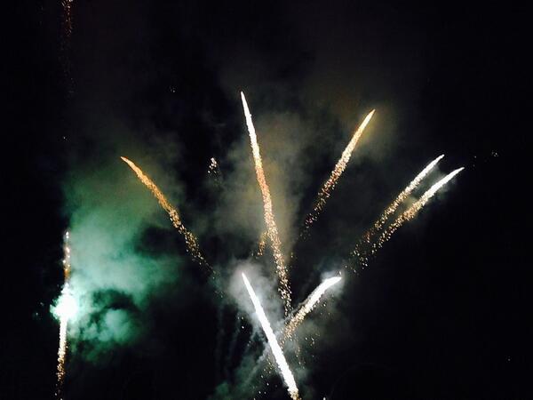 FindonPool's tweet image. #findon #fireworks we do winter quite well too!! 😀
