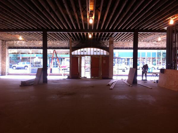 AmberBldgChi's tweet photo. New storefronts! http://t.co/JfrrO8SEEH