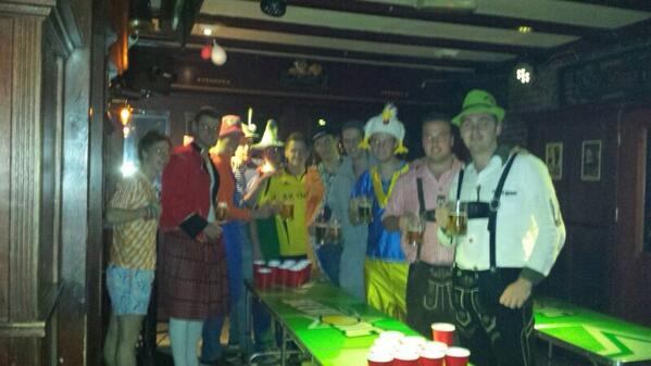 cvlocomotion's tweet photo. C.V. Locomotion wenst iedereen een geweldige carnaval!! #11-11 http://t.co/Qot6KemzvG