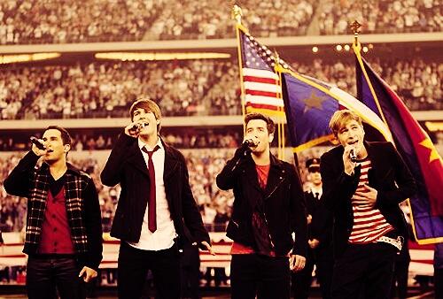 lexiepena1's tweet photo. Remember when the guys sang the national anthem i http://t.co/KuhgXCFJIH