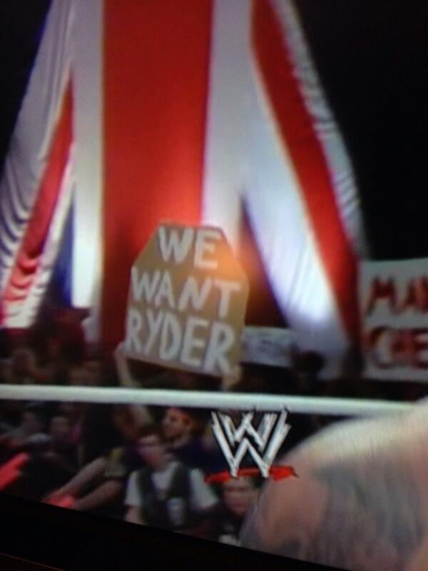 cnavkiller721's tweet image. Look a @ZackRyder sign #SSSIIICCCKKK #WeWantRyder
