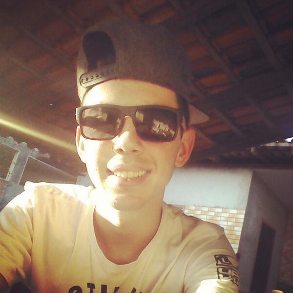 andreihow's tweet image. Sorria!! :D